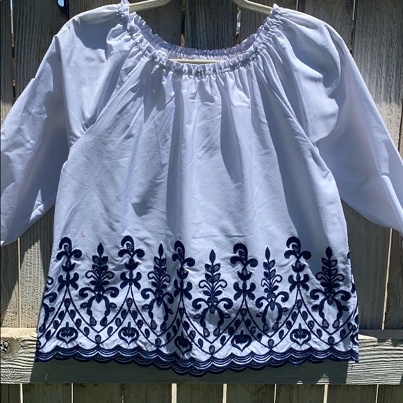 Time and Tru Blouse - Picture 2 of 6